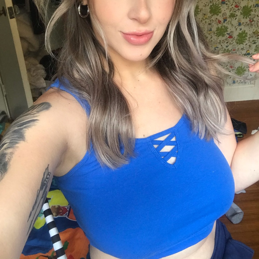 Cute crop top with front detail